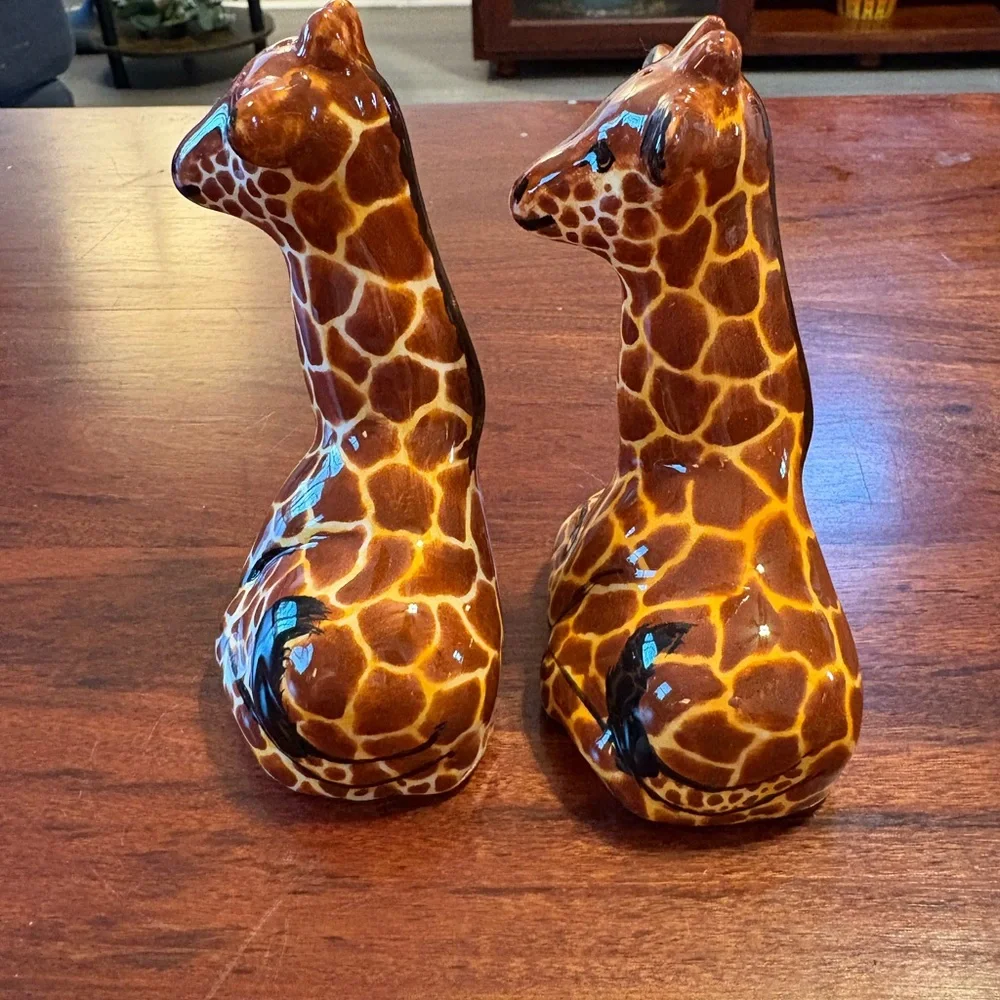 Ceramic Giraffe Salt & Pepper Shakers Hand Painted in Zimbabwe by Nivek Africa